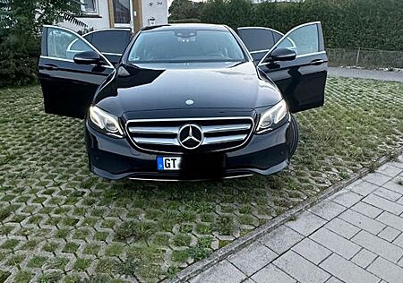 Mercedes-Benz E 220 d Autom. -