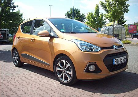 Hyundai i10 1.0/67 PS Mandarin-Orange Rentnerfahrzeug