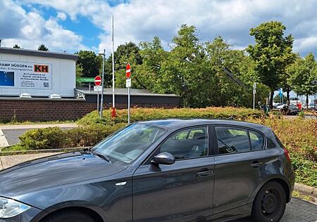 BMW 120i - TÜV neu - Scheckheft gepflegt