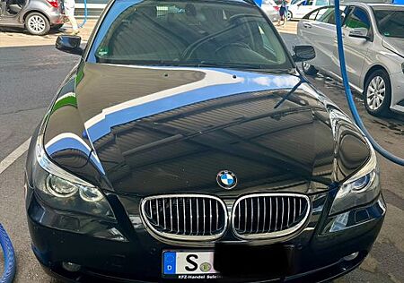 BMW 525i A touring -