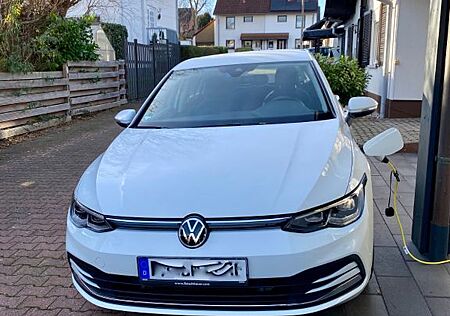 VW Golf Volkswagen Vlll Hybrid Unfallfrei