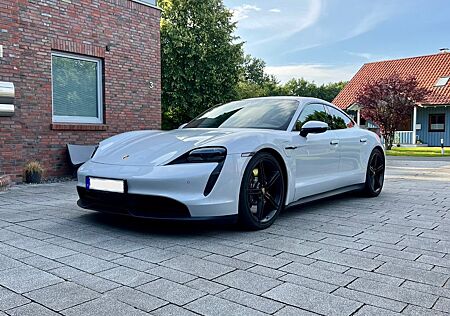 Porsche Taycan 4S Pano Matrix HA-Lenkung Bose Approved