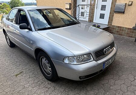 Audi A4 1.6 -