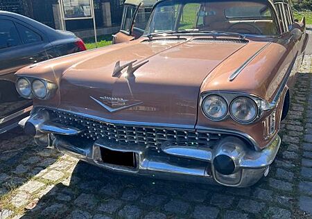 Cadillac Fleetwood Series 75