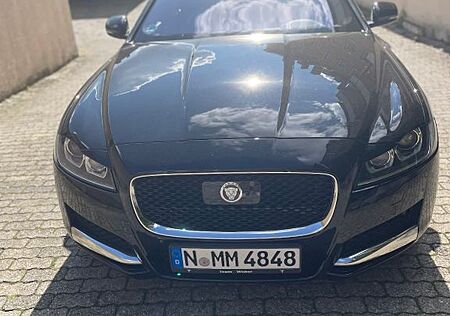 Jaguar XF 30d 300PS Portfolio Autom., SD, HUD, USt. awb