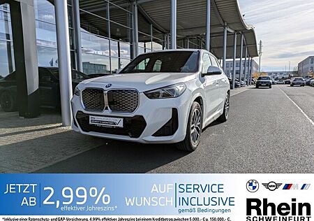 BMW iX1 xDrive30 M Sport AHK. HeadUp. Teilleder.