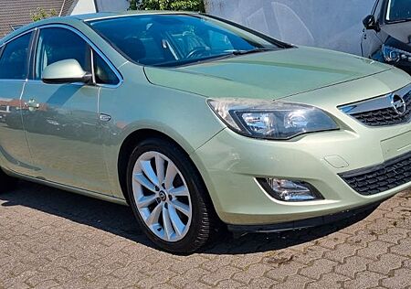 Opel Astra J Lim. 5-trg. Sport 1,6