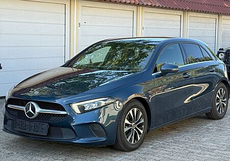 Mercedes-Benz A 180 -Klasse LED Navi Teilleder Kamera