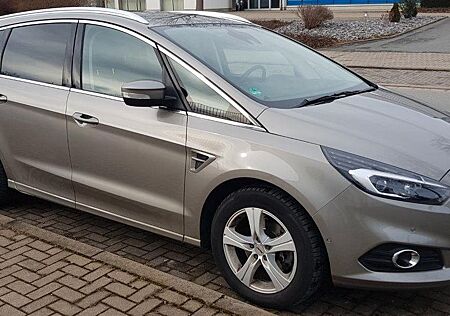 Ford S-Max 2,0 TDCi 132kW Titanium PowerShift Tit...