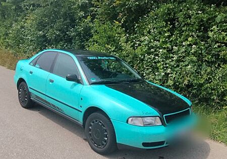 Audi A4 1.6 -