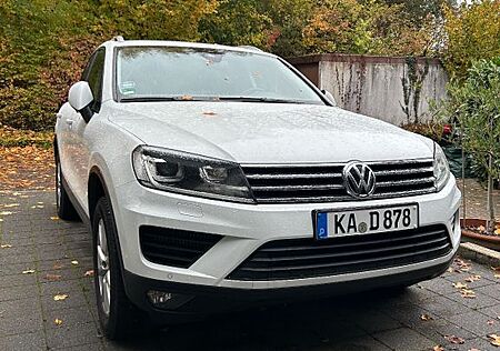 VW Touareg Volkswagen 3.0 V6 TDI SCR Tiptr. BMT R-Line