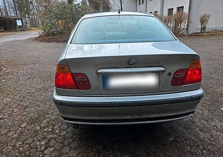 BMW 320i -