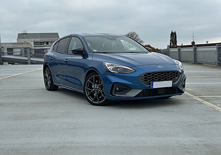 Ford Focus ST | Top Ausstattung | Schutzbrief