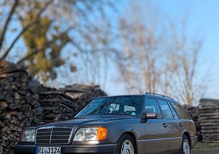 Mercedes-Benz E 230