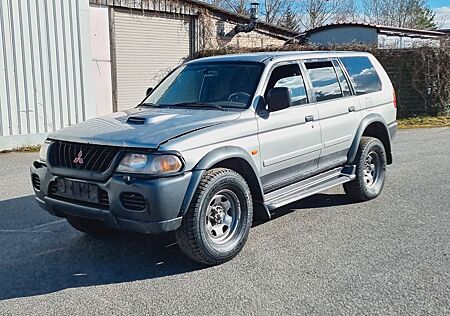 Mitsubishi Pajero 2,5 I TD GLS / Klima