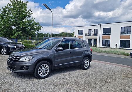 VW Tiguan Volkswagen 2.0 TDI DSG 4Motion -XENON*AHK*KAMERA-