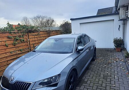 Skoda Superb 2.0 TDI SCR 140kW DSG 4x4 Style Style