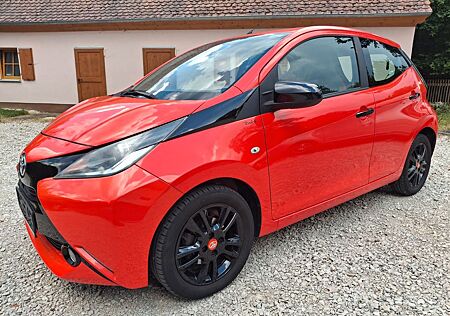 Toyota Aygo (X) Aygo -cite 1. Hand, Klima Service + HU neu