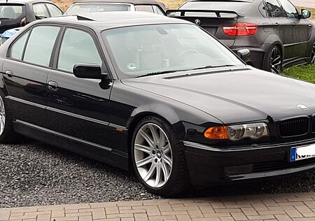 BMW 740i A -
