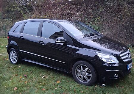 Mercedes-Benz B 200 -