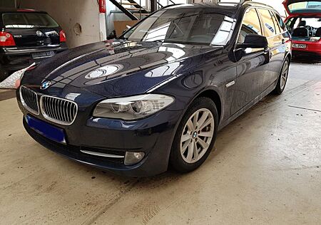 BMW 520d xDrive Touring Luxury Line /Pano /Softclose