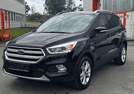 Ford Kuga Titanium Panorama Xenon Kamera Xenon