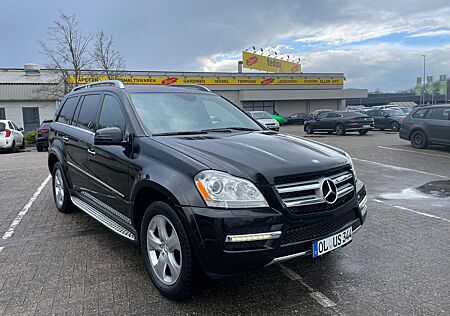 Mercedes-Benz GL 350 BlueTEC 4MATIC 7 Sitze AHK LEDER .