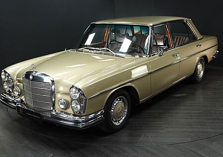 Mercedes-Benz 300 SEL 6,3, Klima, erstes Leder, sehr original