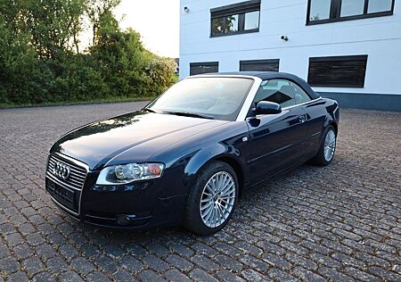 Audi A4 Cabriolet 1.8 T /LEDER/17''ALU/ SCHECKHEFT