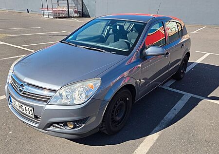 Opel Astra 1.6 Twinport 77kW -