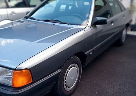 Audi 100