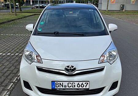 Toyota Verso-S 1,33-l-Dual-VVT -