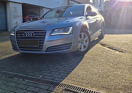 Audi A8 3.0 TDI tiptronic quattro -