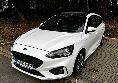 Ford Focus PANORAMA*LEDER*Led*TÜV-Neu