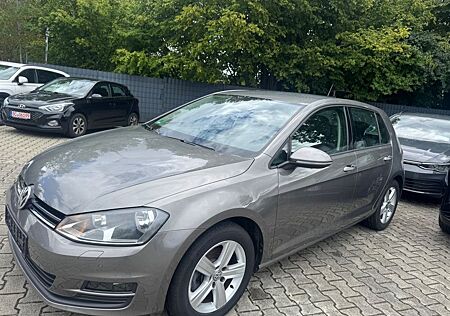 VW Golf Volkswagen VII Lim. Comfortline BMT