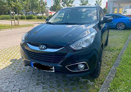 Hyundai ix35 1.7 CRDi 2WD*SZH*AHK*PDC*ALU*I Hand*TÜV