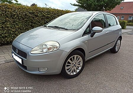 Fiat Grande Punto 1.4 16V Distinctive Klima TÜV 9/26