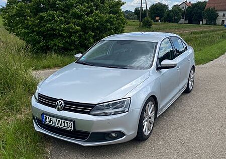 VW Jetta Volkswagen 1.4 TSI DSG