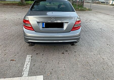 Mercedes-Benz C 280 4MATIC AVANTGARDE / AMG / NAV / SHZ.