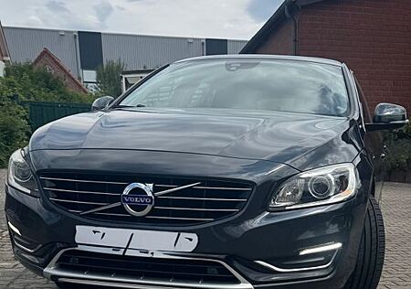 Volvo V60 D6 AWD Plug-in-Hybrid Momentum Momentum