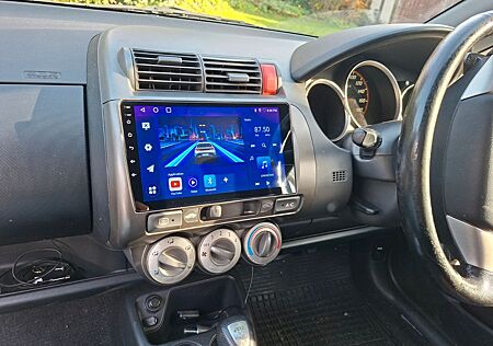 Honda Jazz Fit Rechtslenker 110( PS) neu TÜV und Bremsen