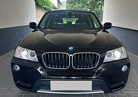 BMW X3 2.0d xDrive Schwarz Vollleder Navi AHK