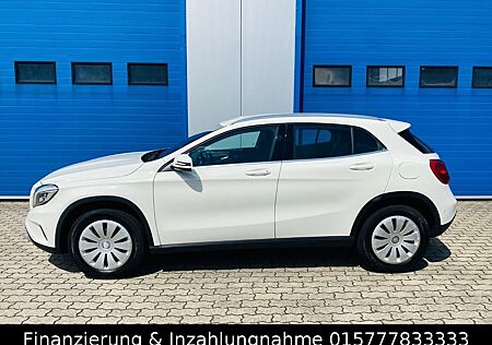 Mercedes-Benz GLA 180 Score Xenon LED Navi Sitzheizung