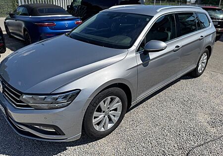 VW Passat Variant Volkswagen 360Kamera Leder LED NaviAHK