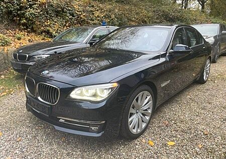 BMW 750i - INDIVIDUAL - LED - Scheckheft