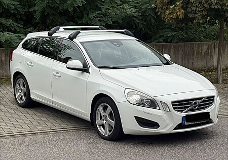 Volvo V60 gebraucht kaufen Volvo V60 D5 Momentum Momentum