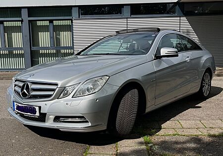 Mercedes-Benz E 200 Coupé BlueEFFICIENCY ELEGANCE EL...