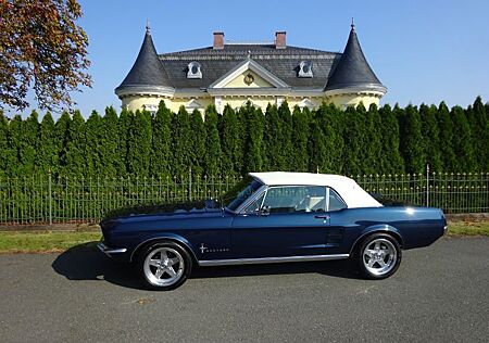 Ford Mustang GT Cabrio 6,4 ltr. Top Restauriert