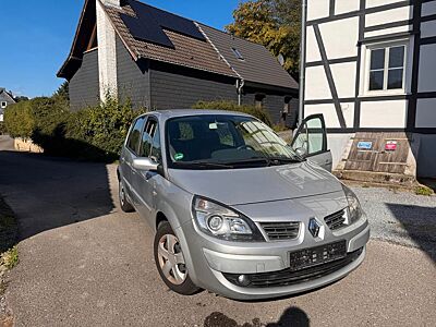 Renault Megane Scenic Kompakt-Van 1.6 16V Avantage