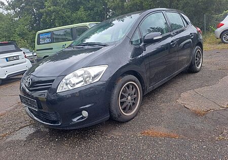 Toyota Auris 1,4-l-D-4D Life